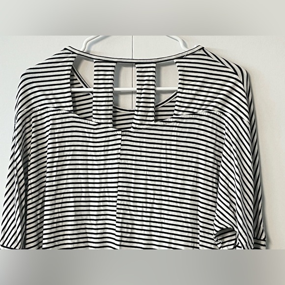 Decree Striped Long Sleeve Oversized Striped Top. Size XS. - Picture 6 of 9